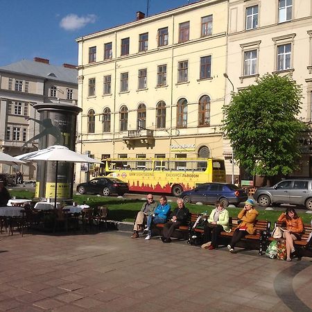 Apartments on Prospekt Svobody 24 Lviv Exteriör bild